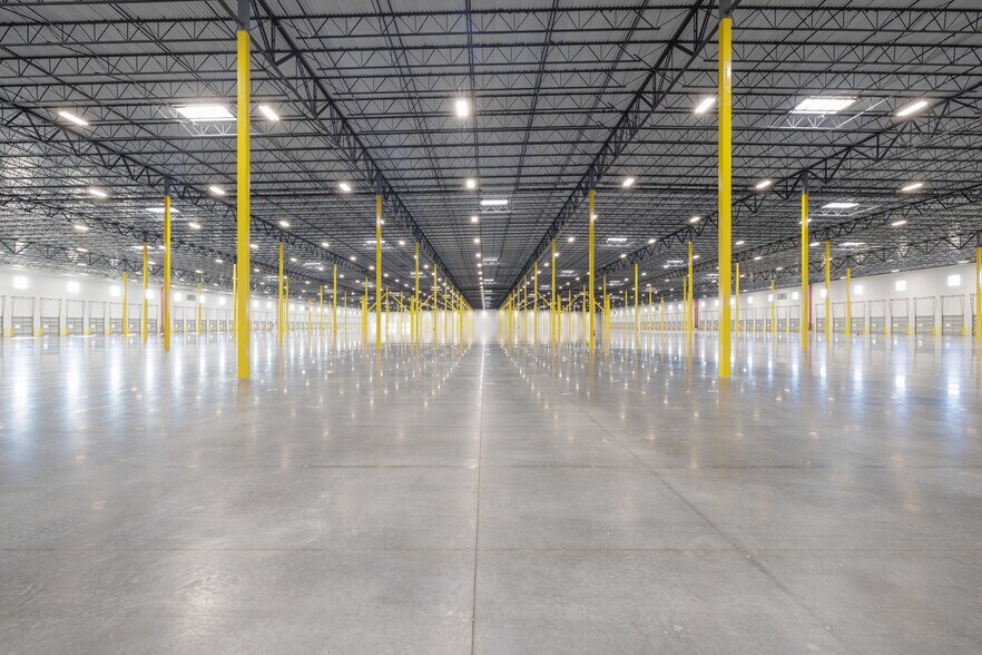 More Photos Of 9876 Air Commerce Pky, Orlando Unknown For Lease