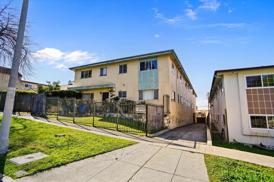 More Photos Of 543 N Ardmore Ave, Los Angeles Multifamily For Sale