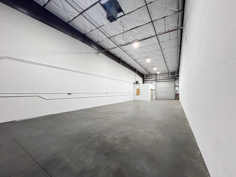 More Photos Of 6325 S Pecos Rd, Las Vegas Warehouse For Lease