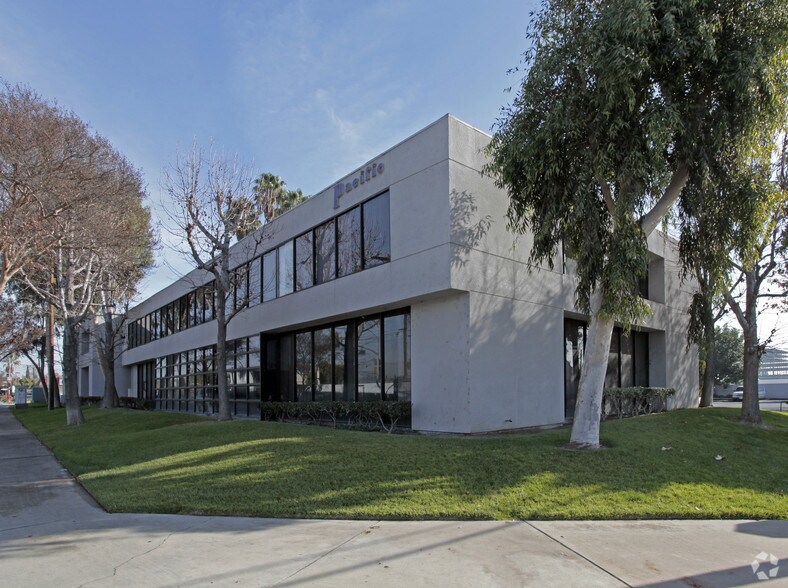 More Photos Of 12755 Brookhurst St, Garden Grove Office For Lease