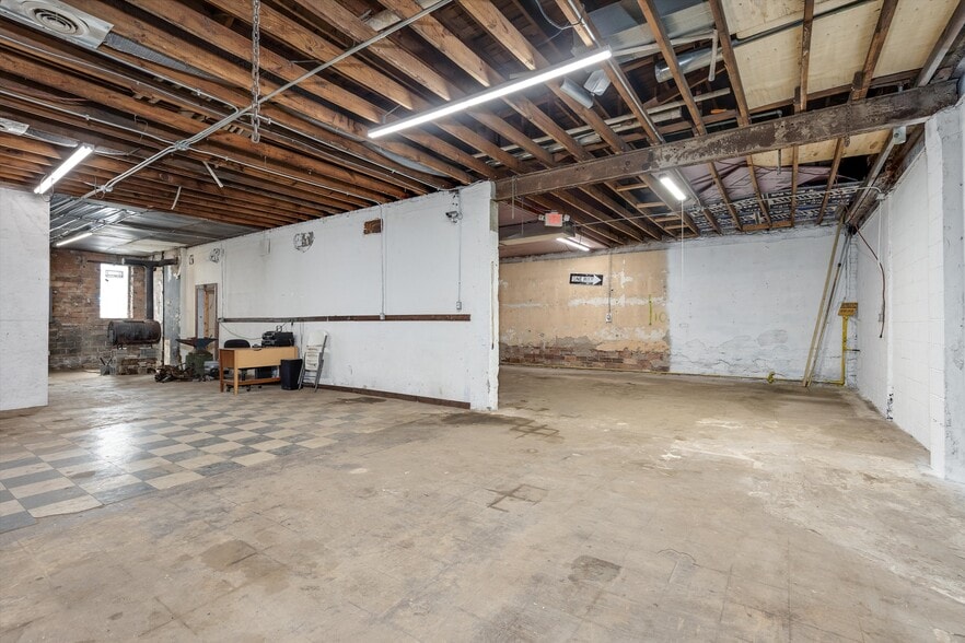 More Photos Of 227 Southfield Rd, Ecorse Warehouse For Sale