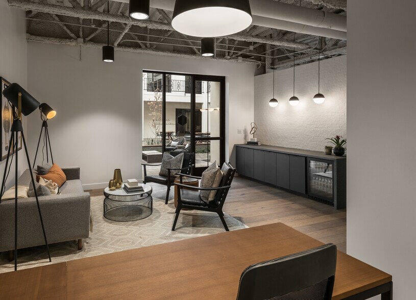 More Photos Of 7878 N 16th St, Phoenix Office For Lease