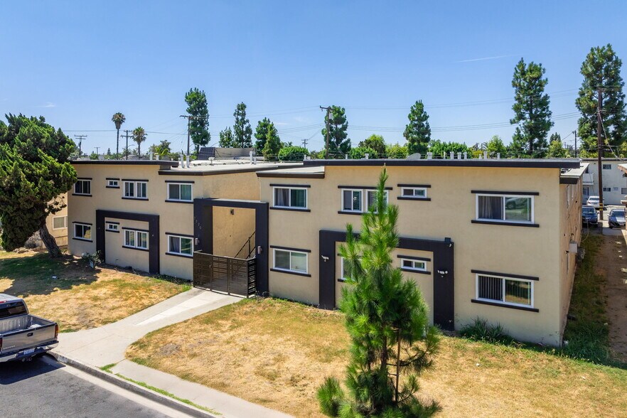 More Photos Of 7370 Neo St, Downey Apartments For Sale