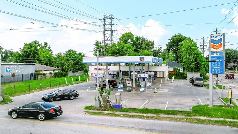 More Photos Of 1621 Collingsworth St, Houston Service Station For Sale