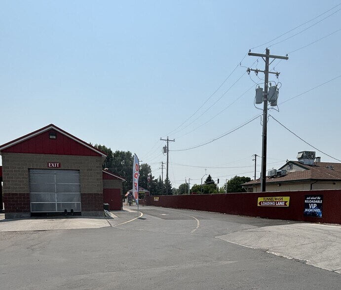 More Photos Of 865 W Bridge St, Blackfoot Carwash For Sale
