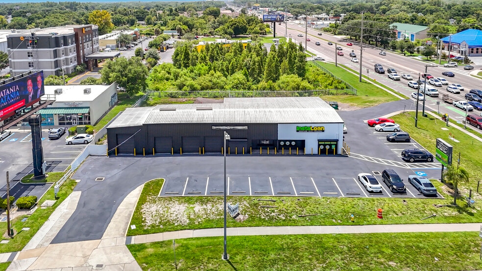 More Photos Of 8338 N Dale Mabry Hwy, Tampa Showroom For Sale