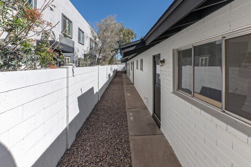 More Photos Of 3020 E Yale St, Phoenix Multifamily For Sale