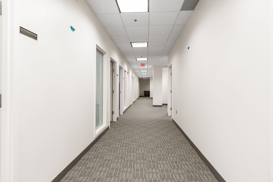 More Photos Of 10 Center St, Stafford Office For Lease