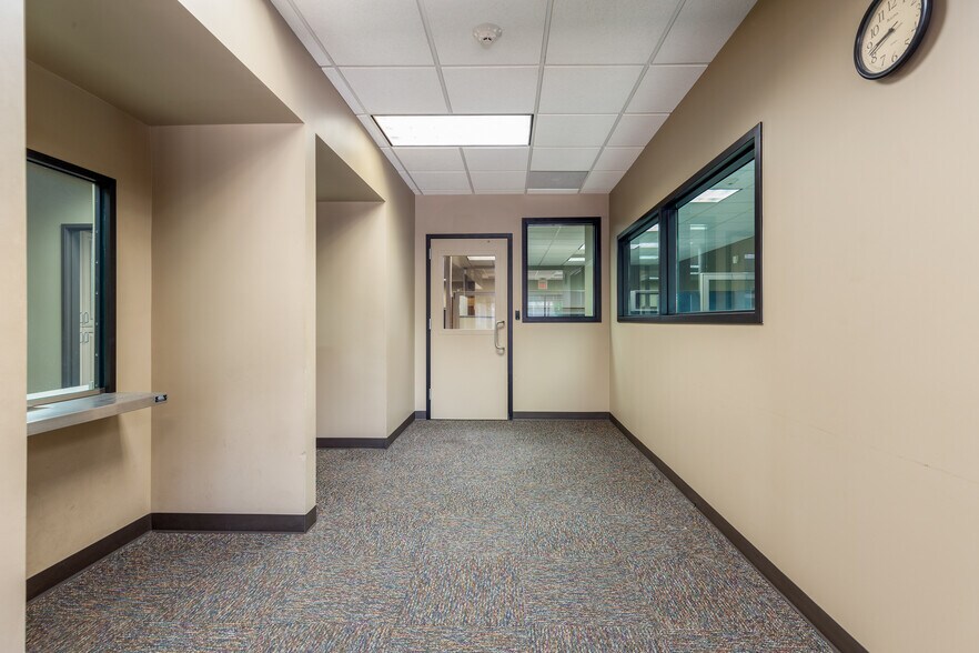 More Photos Of 212 S Main St, Grove Office For Sale
