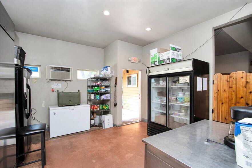 More Photos Of 3710 Waterwood Pass, Elmendorf Restaurant For Sale