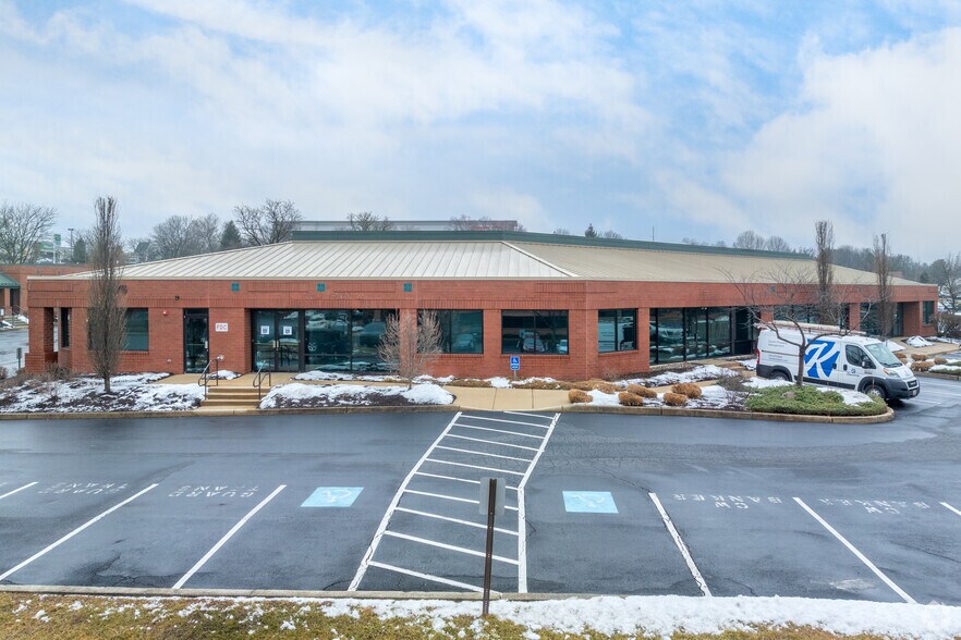 More Photos Of 975 Berkshire Blvd, Wyomissing Medical For Lease