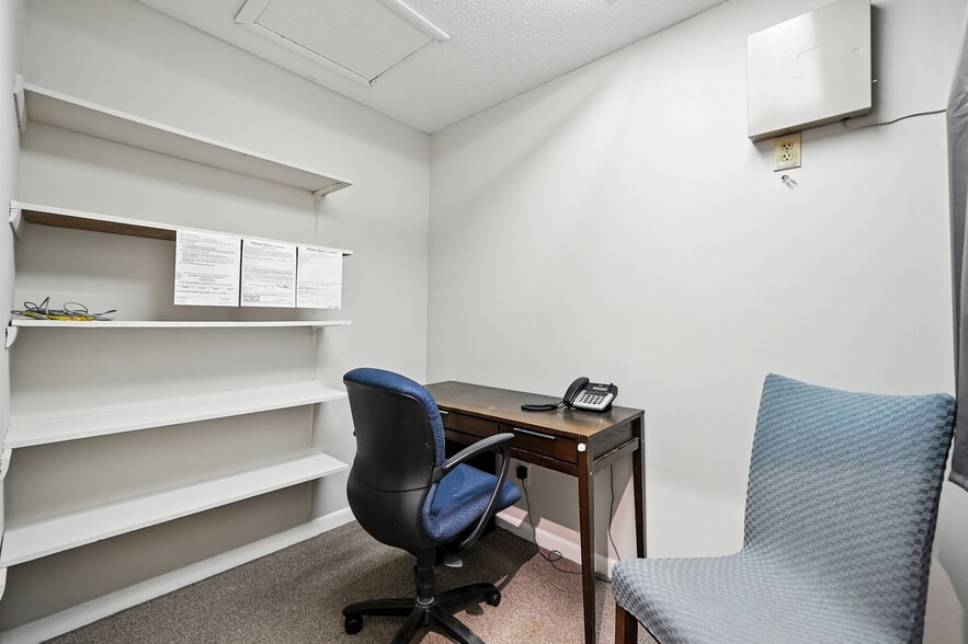 More Photos Of 11285 Elkins Rd, Roswell Office Residential For Sale