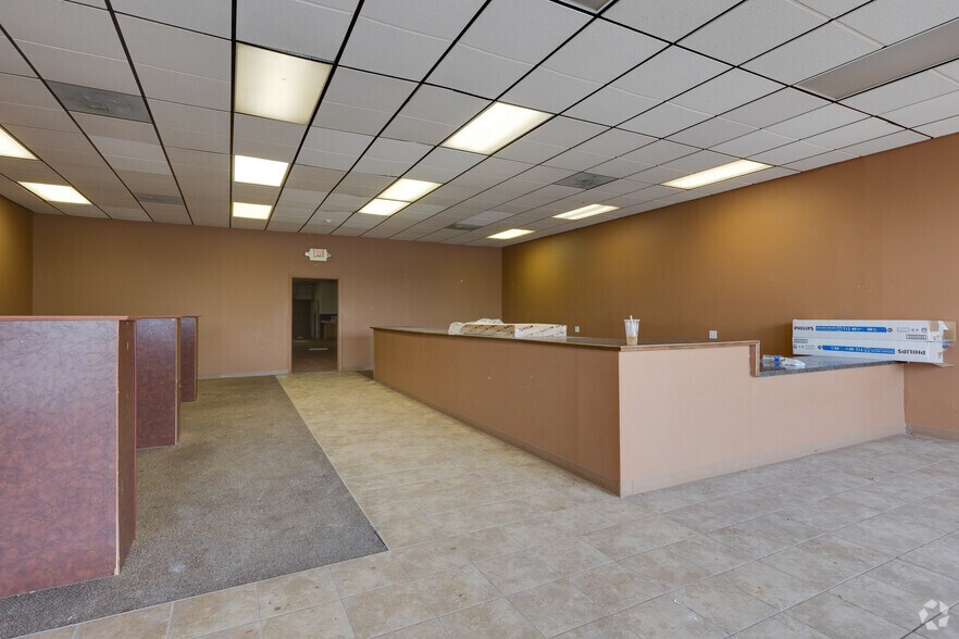 More Photos Of 17501-17559 S Kedzie Ave, Hazel Crest Unknown For Lease