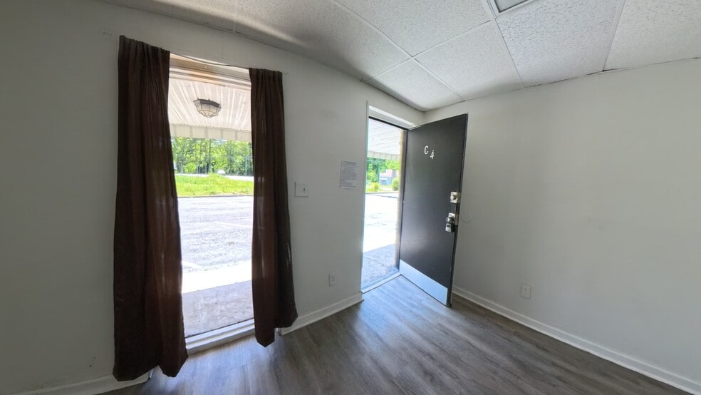 More Photos Of 2945 Stone Hogan Connector Rd, Atlanta Unknown For Lease