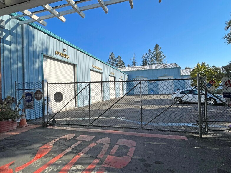 More Photos Of 9670 Old Redwood Hwy, Windsor Service For Sale