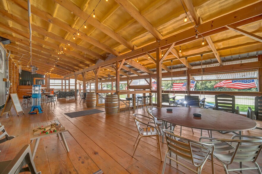 More Photos Of 602 Clark St, Utica Restaurant For Sale