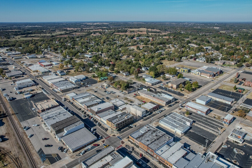More Photos Of 201 W Commercial St, Lebanon Office For Sale