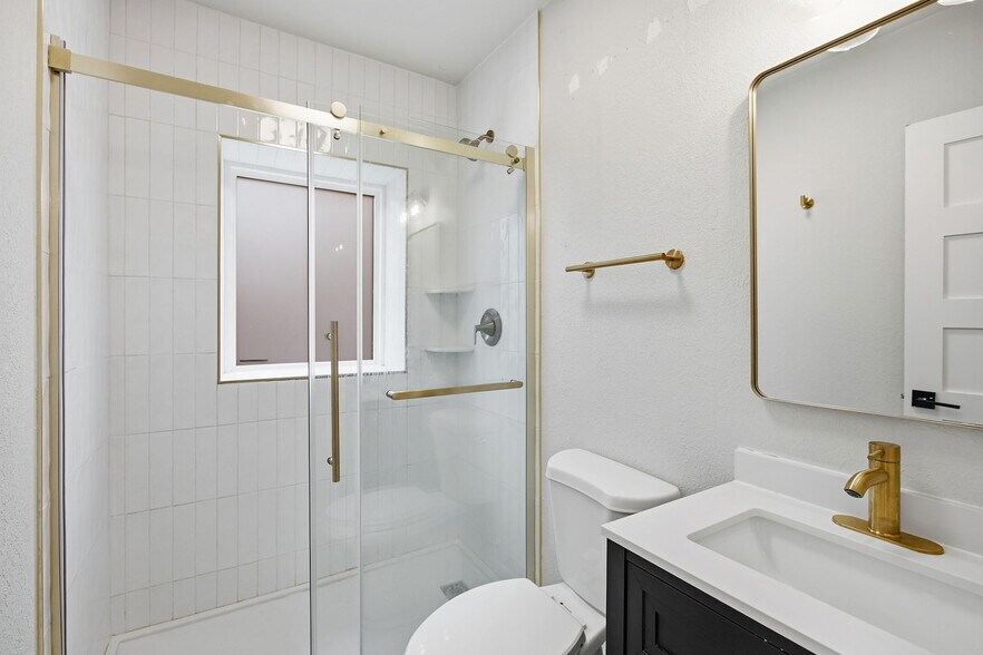 More Photos Of 4335 Mercier St, Kansas City Multifamily For Sale