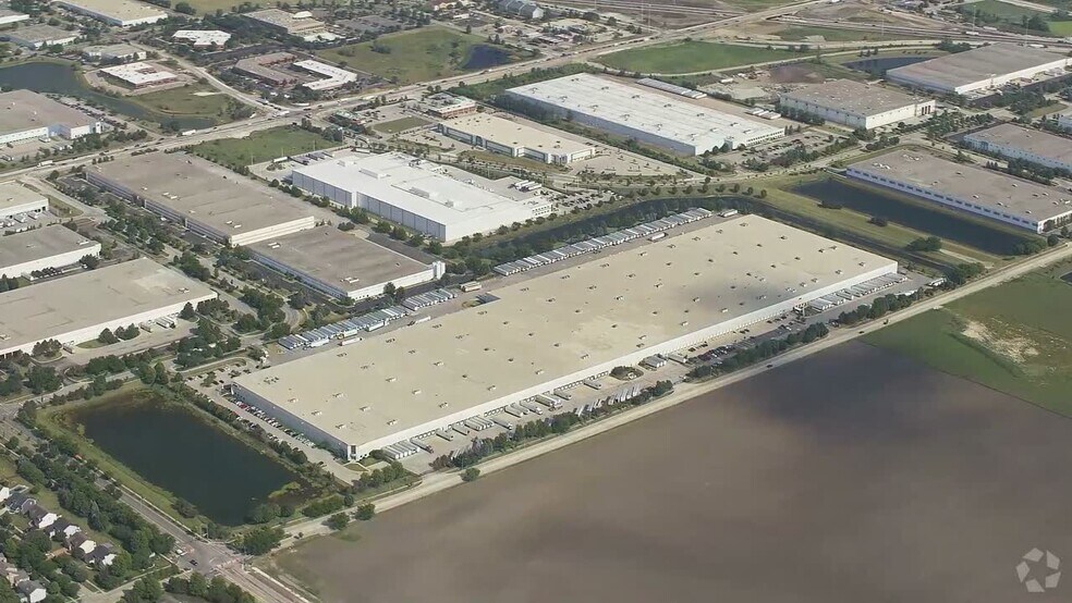 Primary Photo Of 901 Carlow Dr, Bolingbrook Manufacturing For Lease