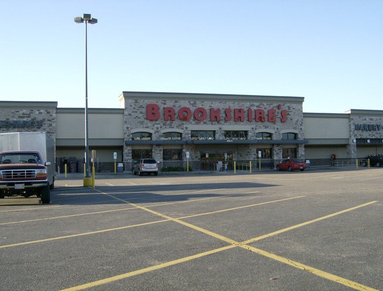 More Photos Of 402 Goode St, Quitman Unknown For Lease