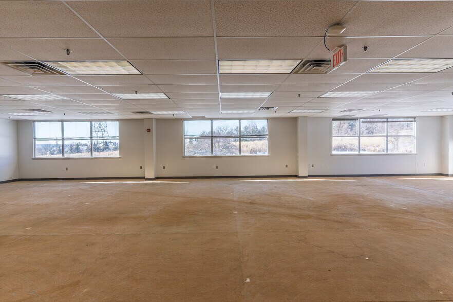 More Photos Of 1850 N Gravers Rd, Plymouth Meeting Distribution For Lease