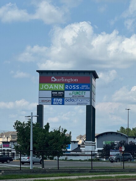 More Photos Of 1715-1749 Beam Ave, Maplewood Unknown For Lease