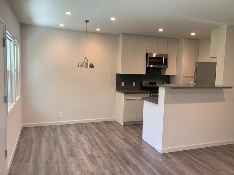 More Photos Of 1015 3rd St, Santa Monica Apartments For Sale