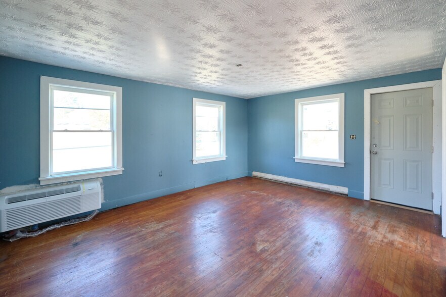 More Photos Of , Tazewell Multifamily For Sale