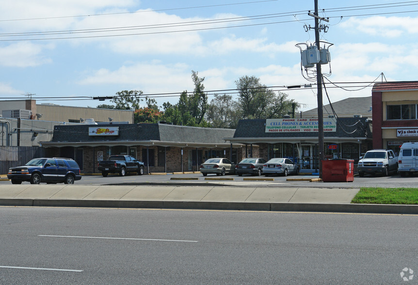 Primary Photo Of 2327 Veterans Memorial Blvd, Kenner Storefront Retail Office For Lease