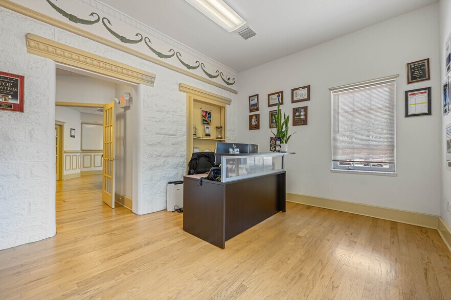 More Photos Of 1007 Emmett St, Kissimmee Medical For Sale