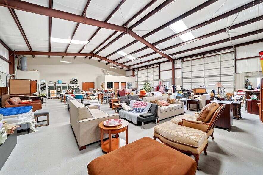 More Photos Of 4612 County Road 2200, Greenville Showroom For Sale