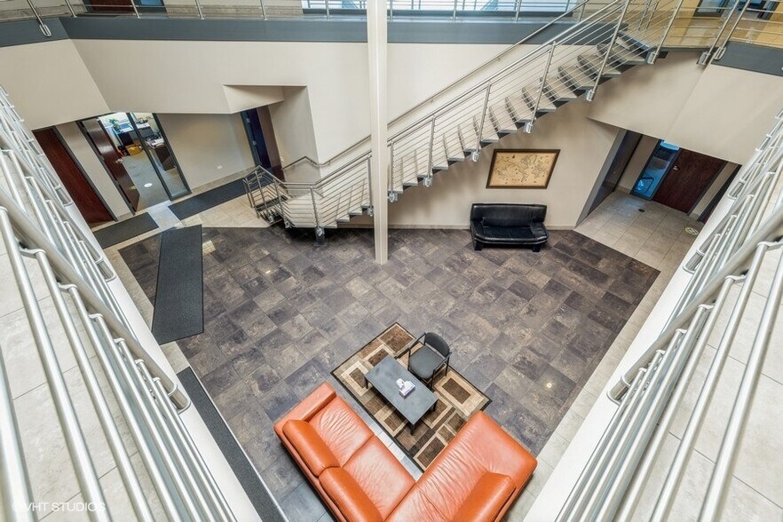 More Photos Of 1145 Mitchell Ct, Crystal Lake Flex For Sale