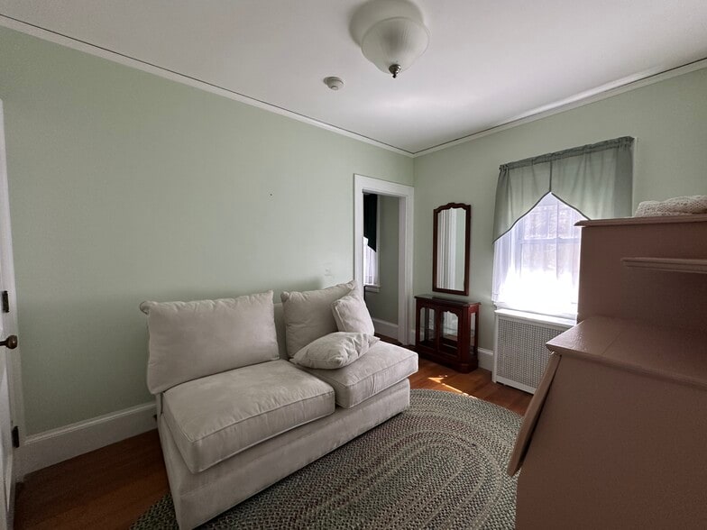 More Photos Of 652 Main St, North Oxford Religious Facility For Sale