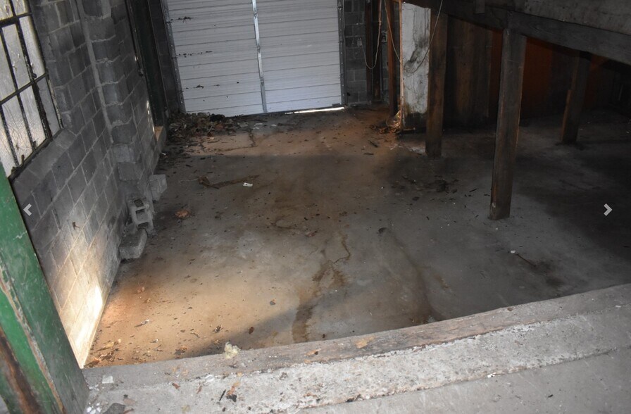 More Photos Of 5 Endicott Ave, Johnson City Distribution For Lease