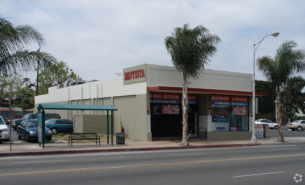 More Photos Of 1306 S Main St, Santa Ana Freestanding For Lease