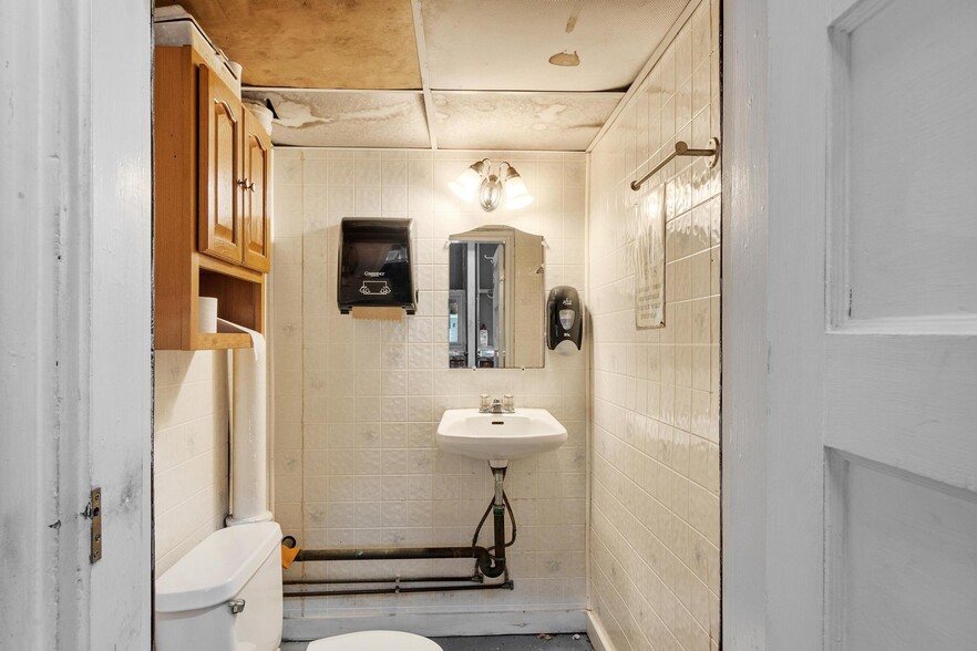 More Photos Of 93 Hamilton St, Southbridge Service Station For Sale