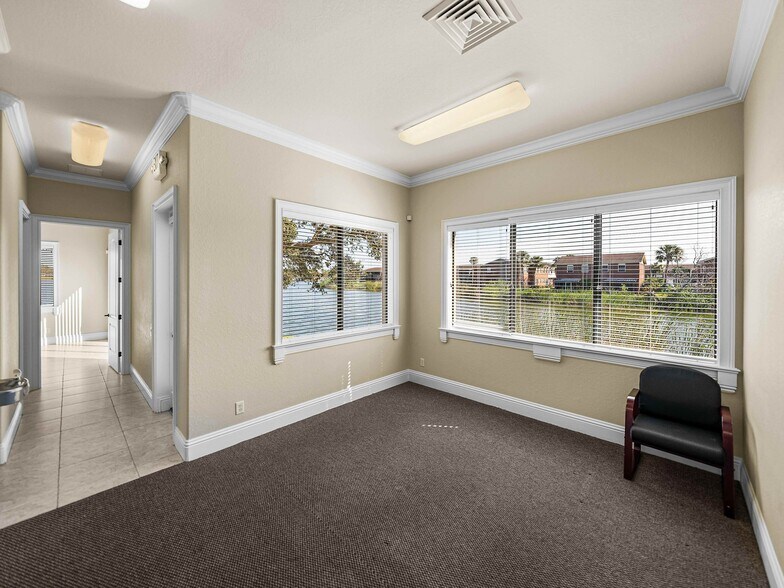 More Photos Of 1820 E Edgewood Dr, Lakeland Medical For Sale