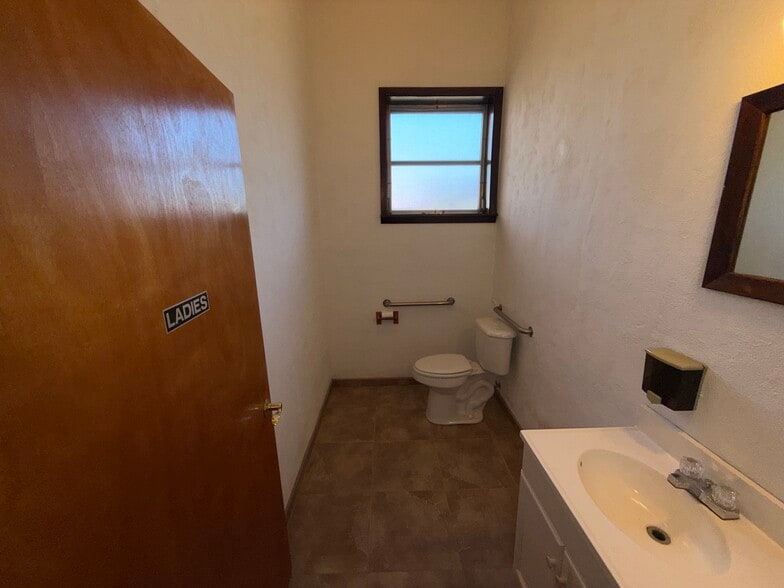 More Photos Of 702 E Church St, Atmore Specialty For Sale