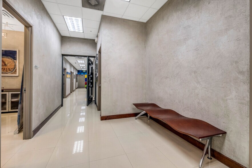 More Photos Of 7620 NW 25th St, Miami Distribution For Sale