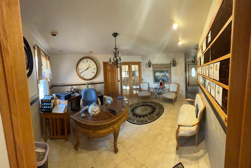 More Photos Of 1444 E Green Bay St, Shawano Office For Lease