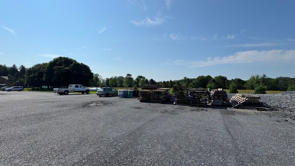 More Photos Of 231 Moorestown Dr, Bath Manufacturing For Sale