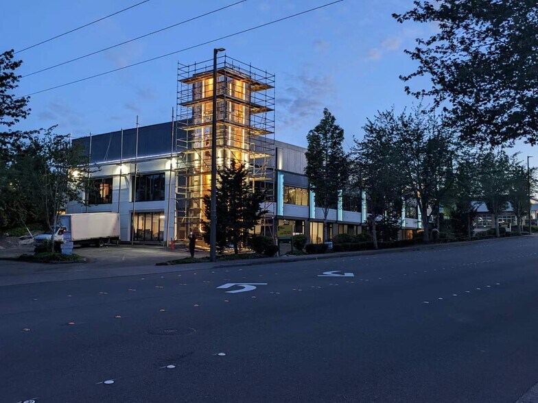 More Photos Of 13433 NE 20th St, Bellevue Unknown For Lease