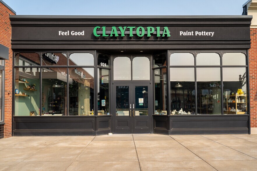 More Photos Of 1000 W Erie Plz, Erie Land For Lease