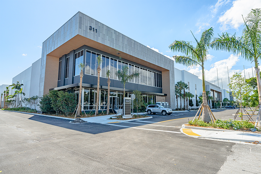 More Photos Of 311 Racetrack Loop, Pompano Beach Unknown For Lease