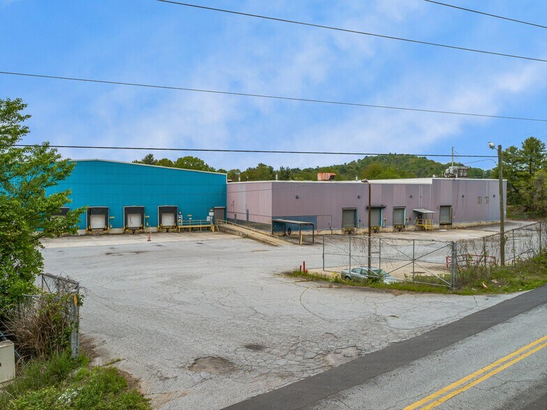 More Photos Of 90 Christ School Rd, Arden Distribution For Lease