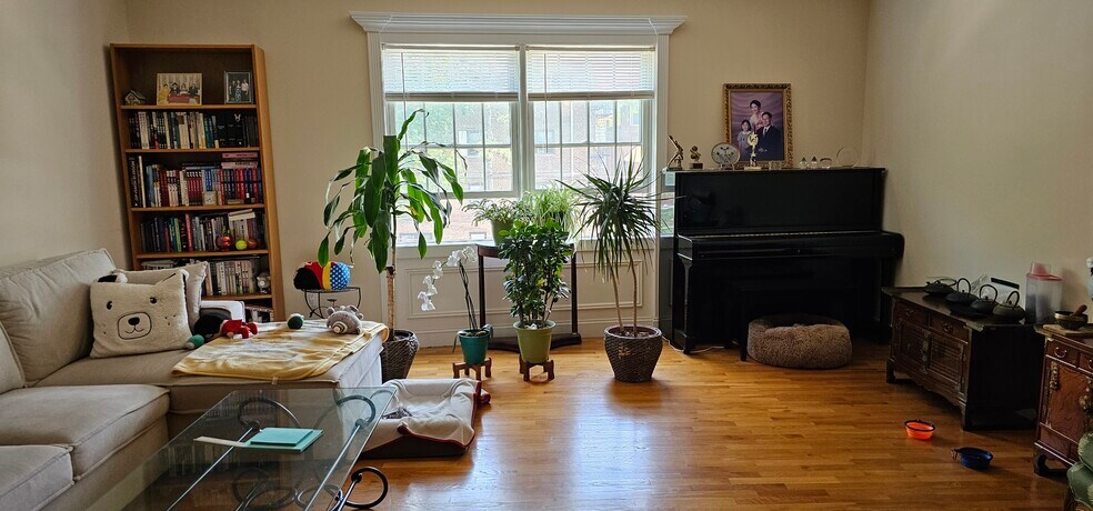 More Photos Of 507 Broad Ave, Palisades Park Storefront Retail Residential For Sale