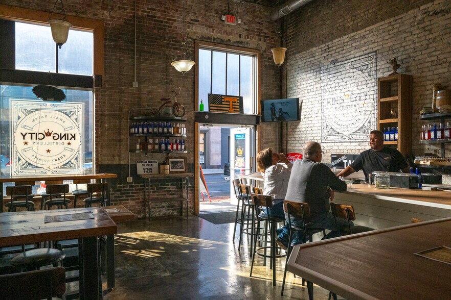 More Photos Of 223 Commerce St, Kingsport Storefront For Sale