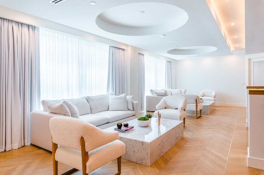 More Photos Of 2211 W Burbank Blvd, Burbank Office For Sale