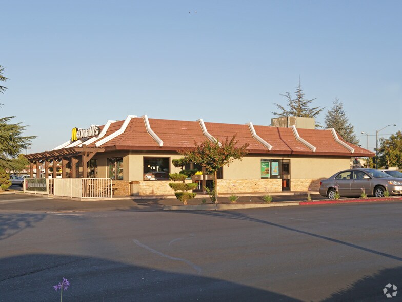 More Photos Of 6670 N Cedar Ave, Fresno Unknown For Lease