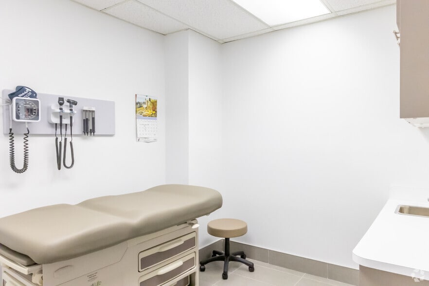 More Photos Of 8333 Weston Rd, Vaughan Medical For Lease